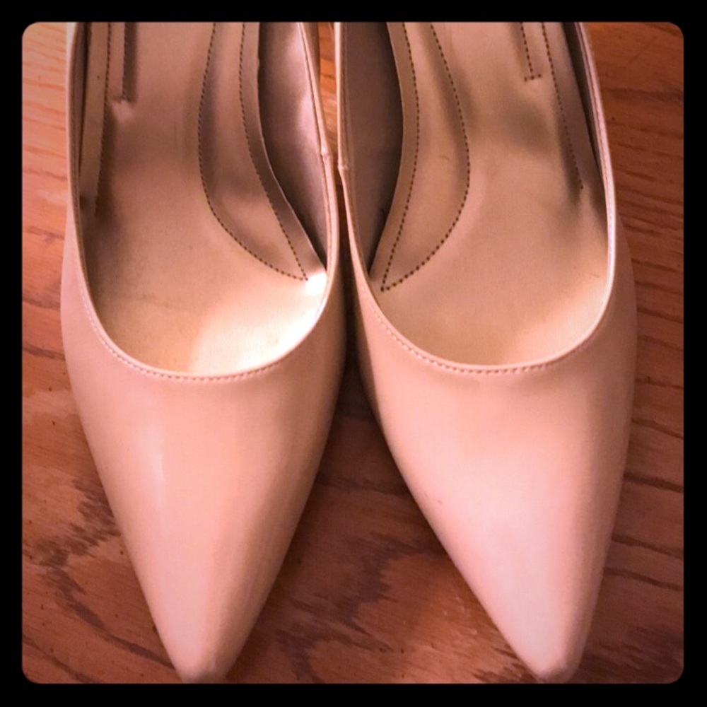 ✌🏽SOLD✌🏽Size 12 Nude Heels
